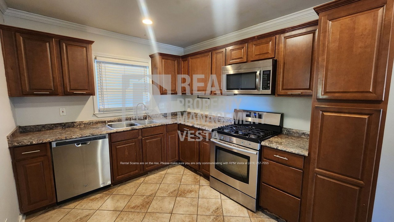 1456 Canterbury Rd - Photo 2 of 13