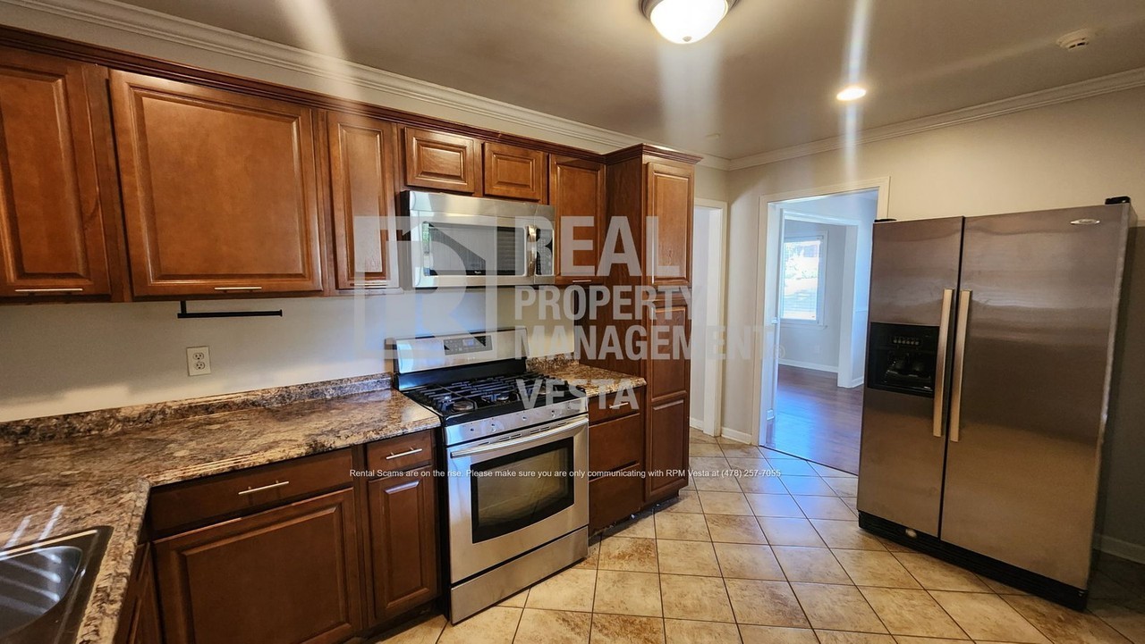 1456 Canterbury Rd - Photo 3 of 13