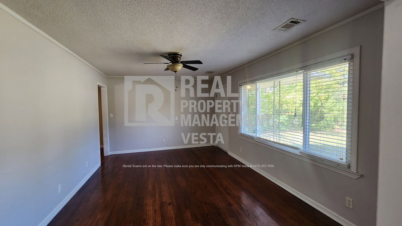 1456 Canterbury Rd - Photo 4 of 13