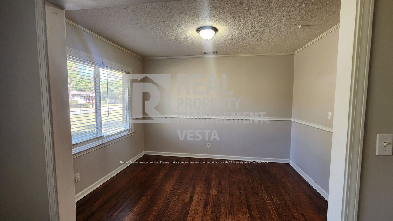 1456 Canterbury Rd - Photo 5 of 13