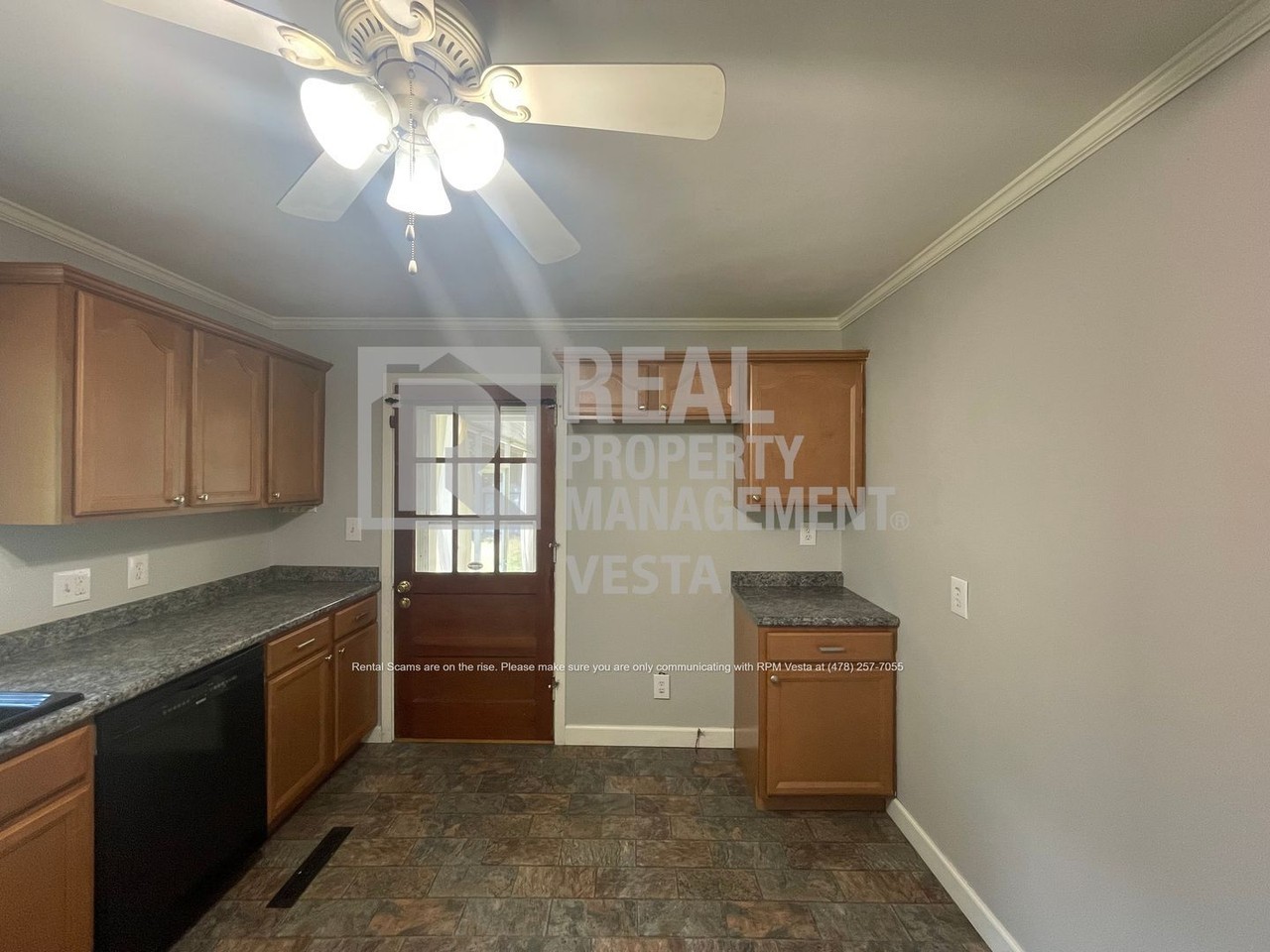 2567 Huntington Dr - Photo 5 of 16