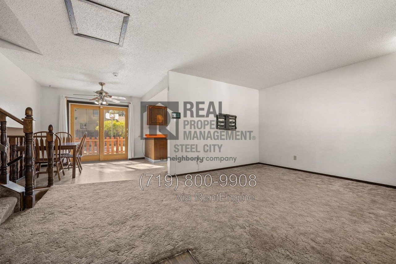 2303 Cartier Dr - Photo 4 of 40