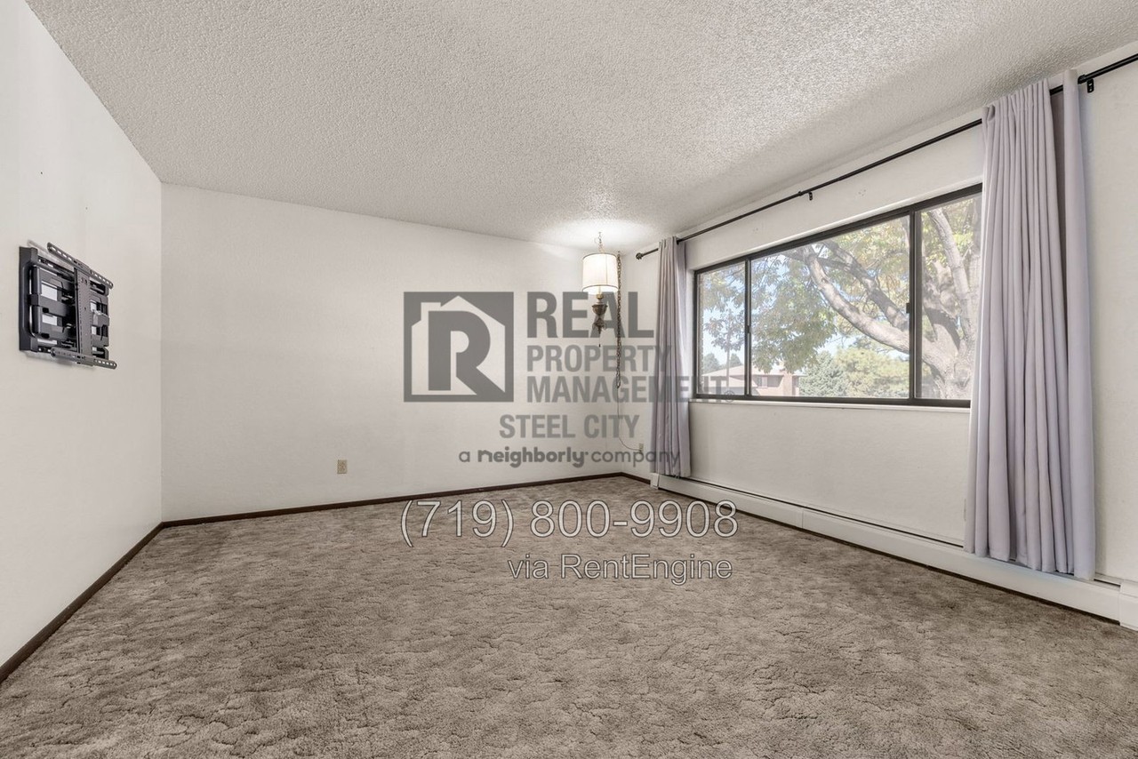 2303 Cartier Dr - Photo 5 of 40