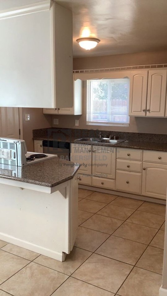 2108 Hughes Ln - Photo 6 of 12