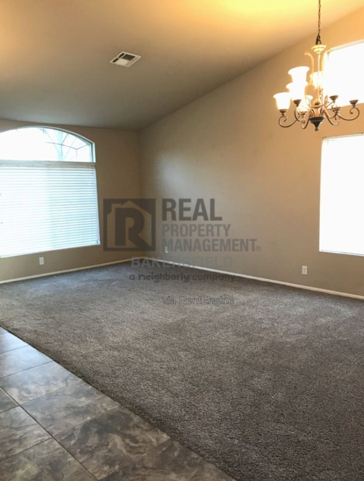 11605 Bay Meadows Ln - Photo 3 of 19
