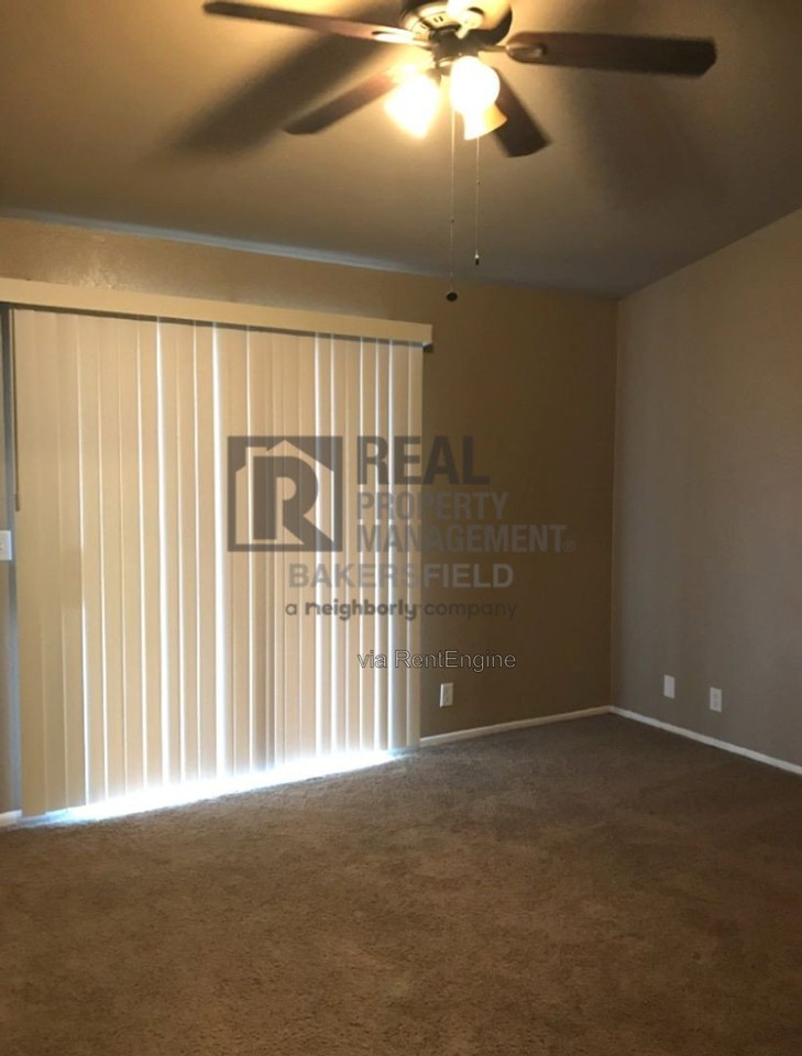 11605 Bay Meadows Ln - Photo 6 of 19