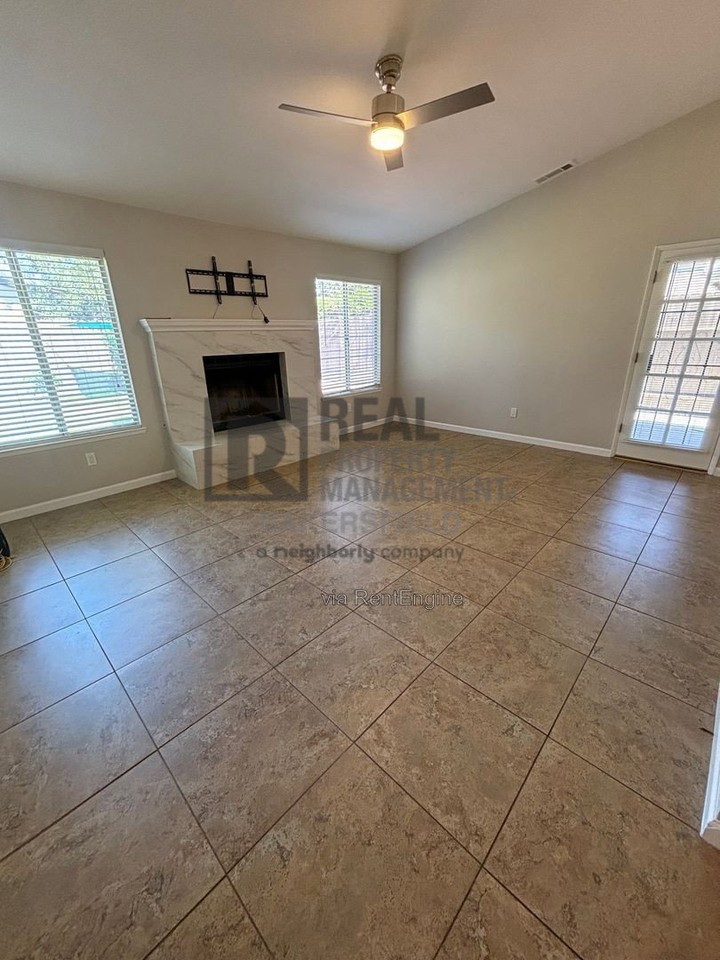4412 Mattnick Dr - Photo 3 of 20