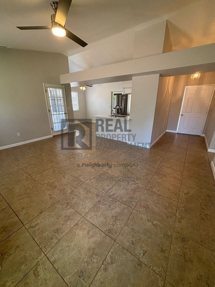 4412 Mattnick Dr - Photo 4 of 20