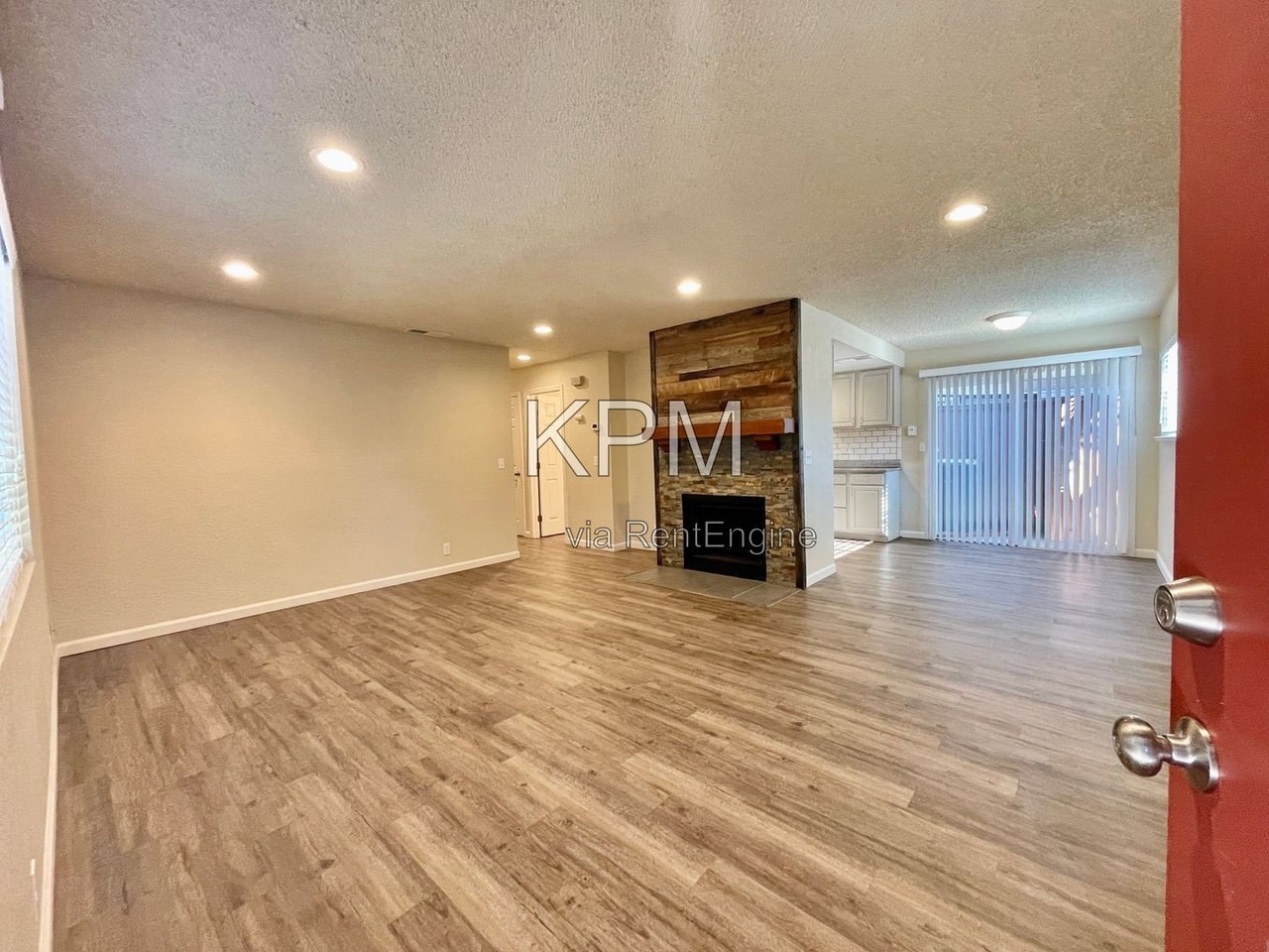 7911 Montgomery Ave - Photo 4 of 23