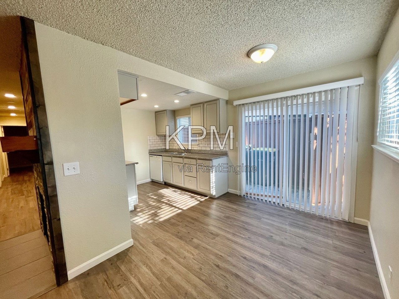 7911 Montgomery Ave - Photo 6 of 23