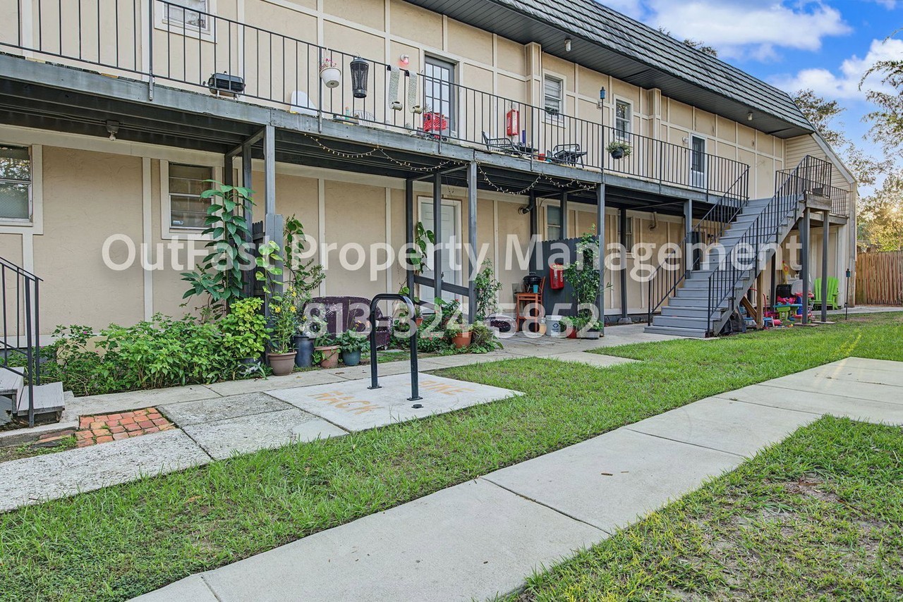 915 E Palmetto St #5 - Photo 3 of 29