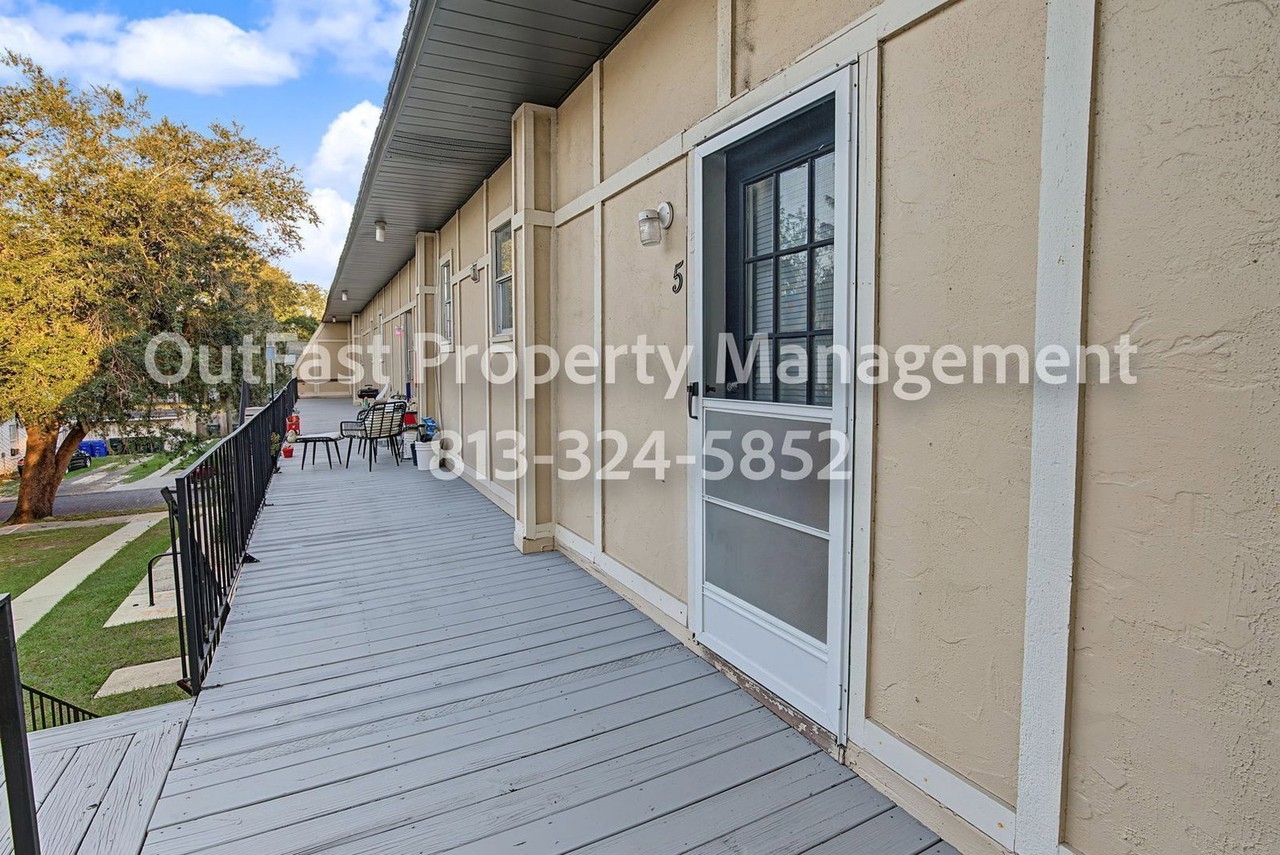 915 E Palmetto St #5 - Photo 5 of 29