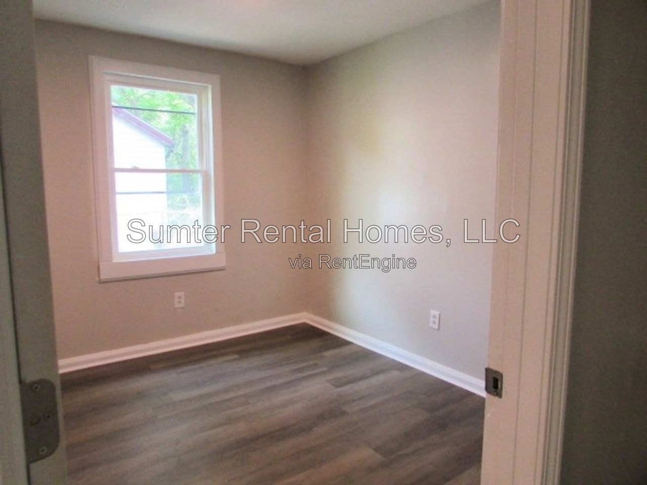 408 Robney Dr - Photo 5 of 9