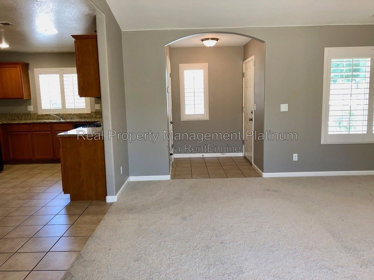 5884 E Kaviland Ave - Photo 4 of 17