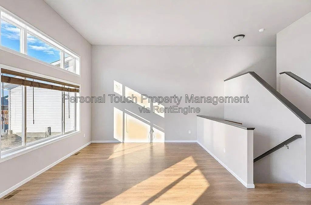 1558 68th Ave S - Photo 2 of 31