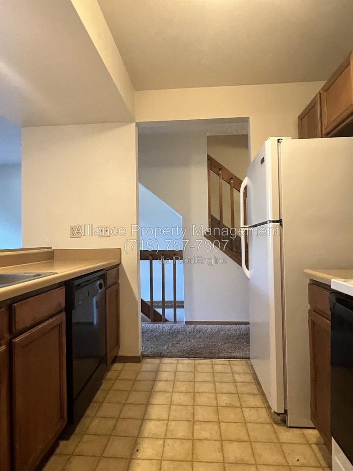 2311 Lexington Village Ln - Photo 4 of 23