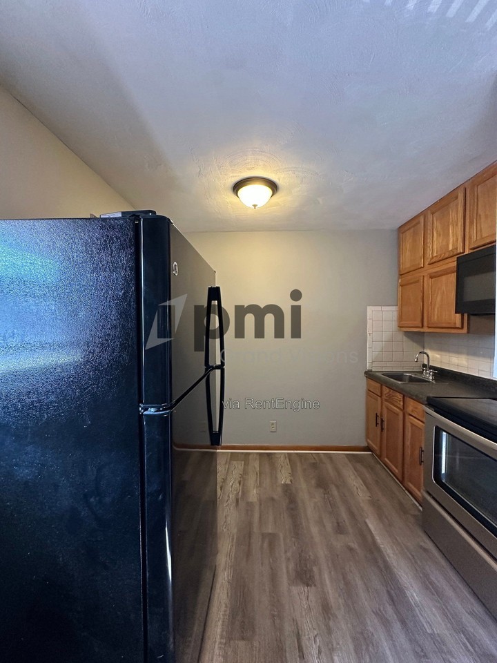 2505 Pine Ave #9A - Photo 5 of 13