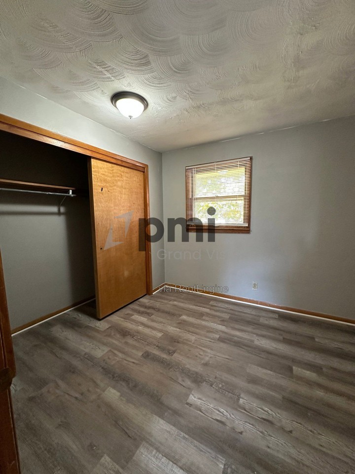 2505 Pine Ave #9A - Photo 6 of 13