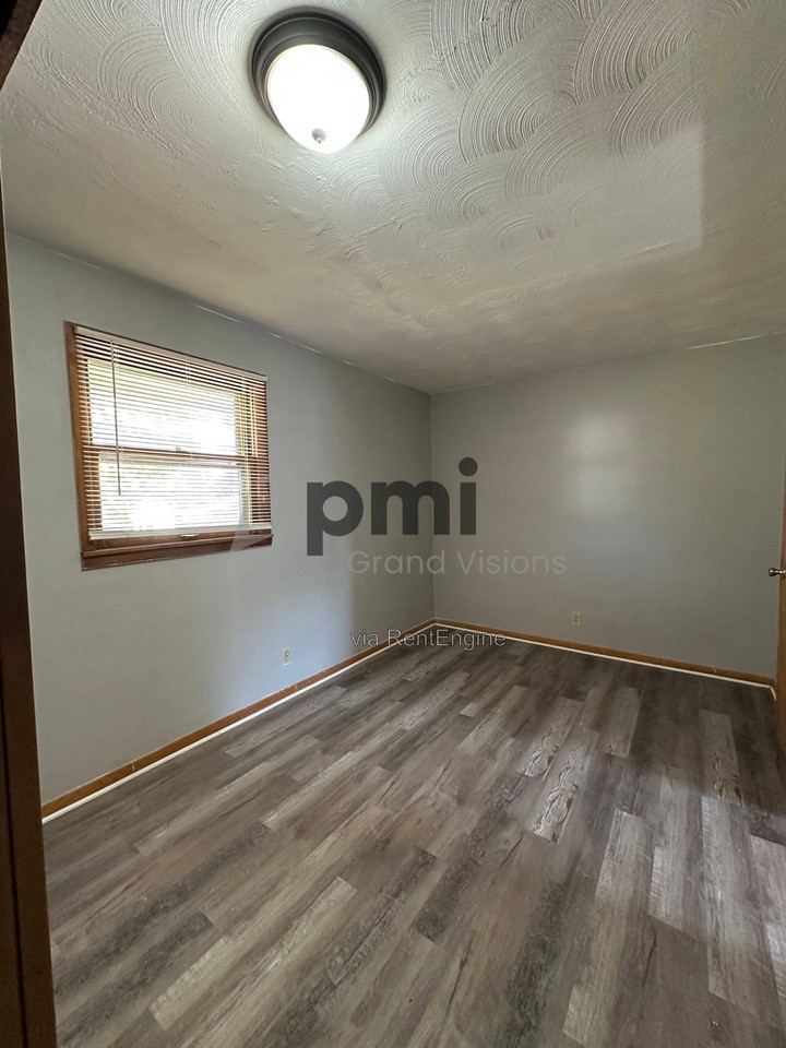2505 Pine Ave #9A - Photo 7 of 13