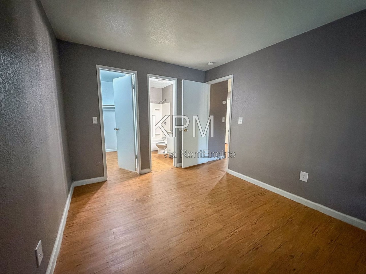 3939 N Pershing Ave #042 - Photo 7 of 11