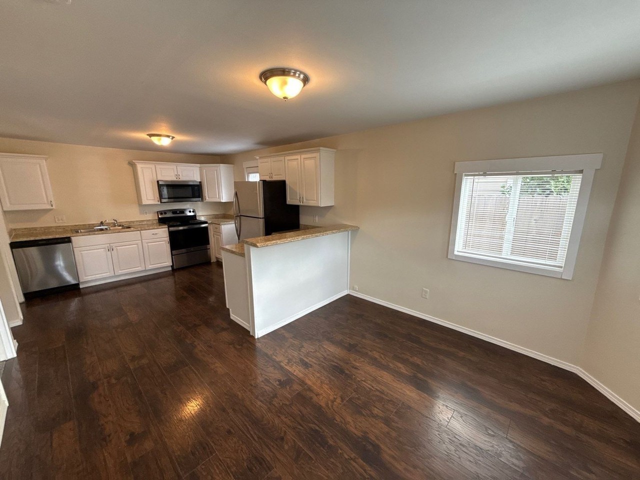 3363 Portland Rd Ne #18 - Photo 3 of 16