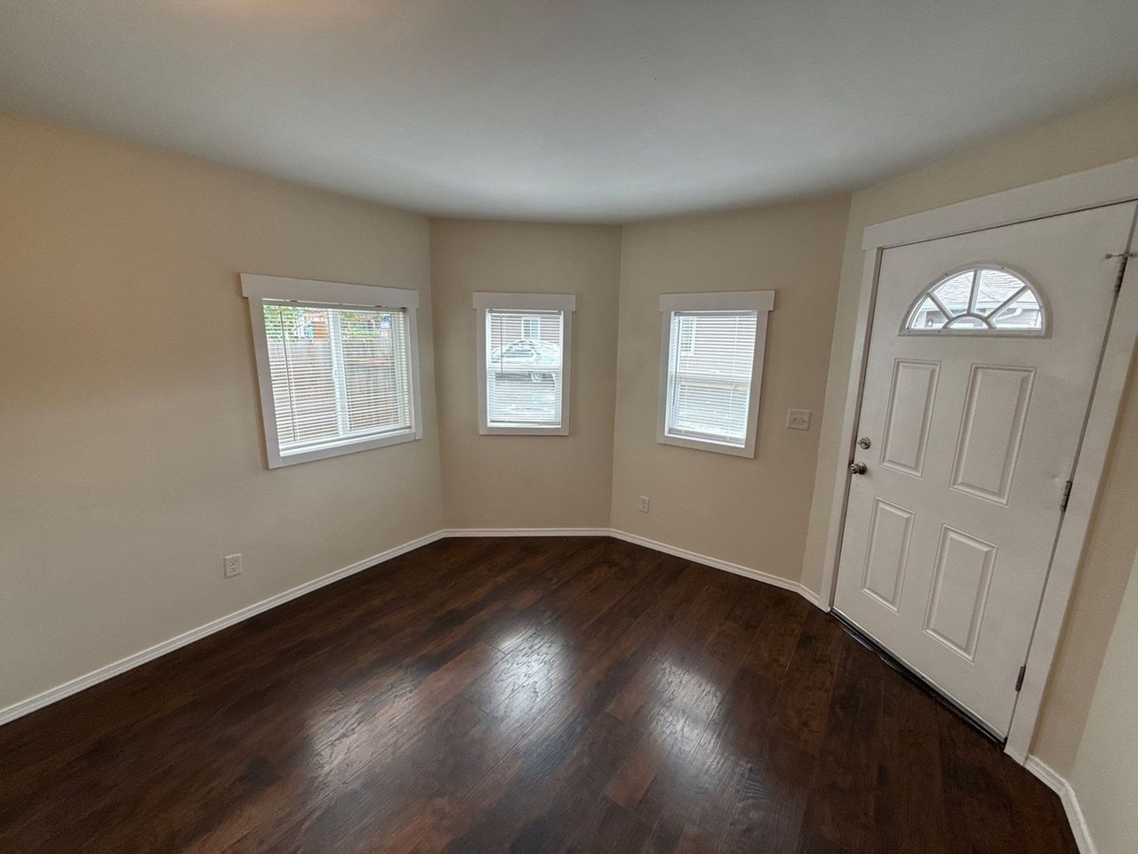 3363 Portland Rd Ne #18 - Photo 4 of 16