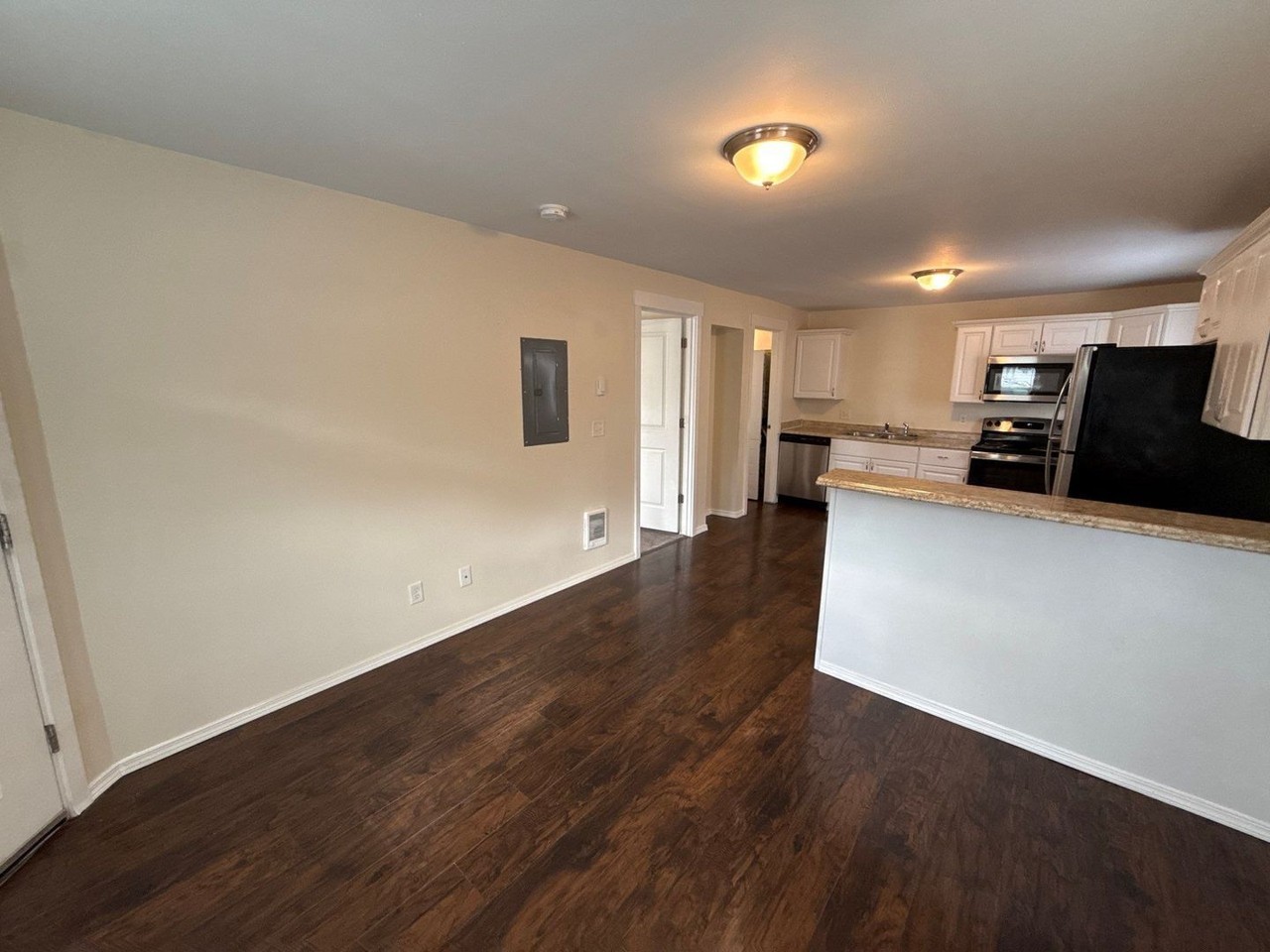 3363 Portland Rd Ne #18 - Photo 6 of 16