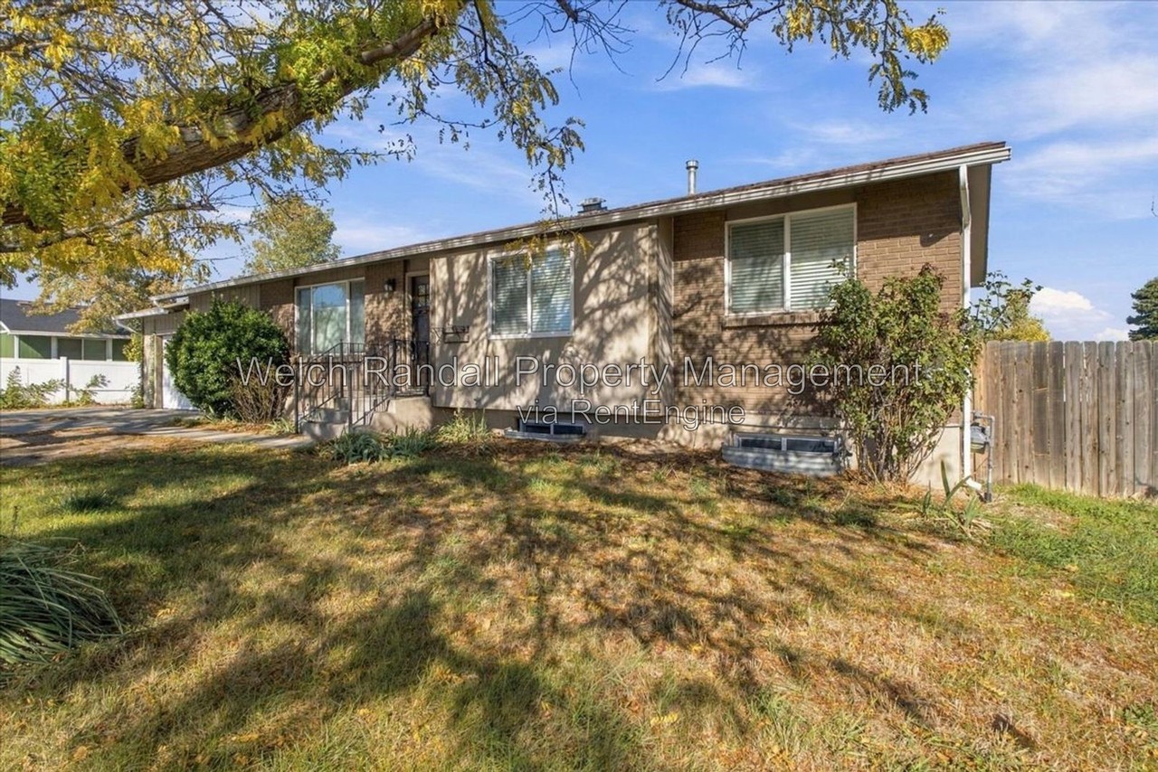 3736 W 4100 S - Photo 2 of 36
