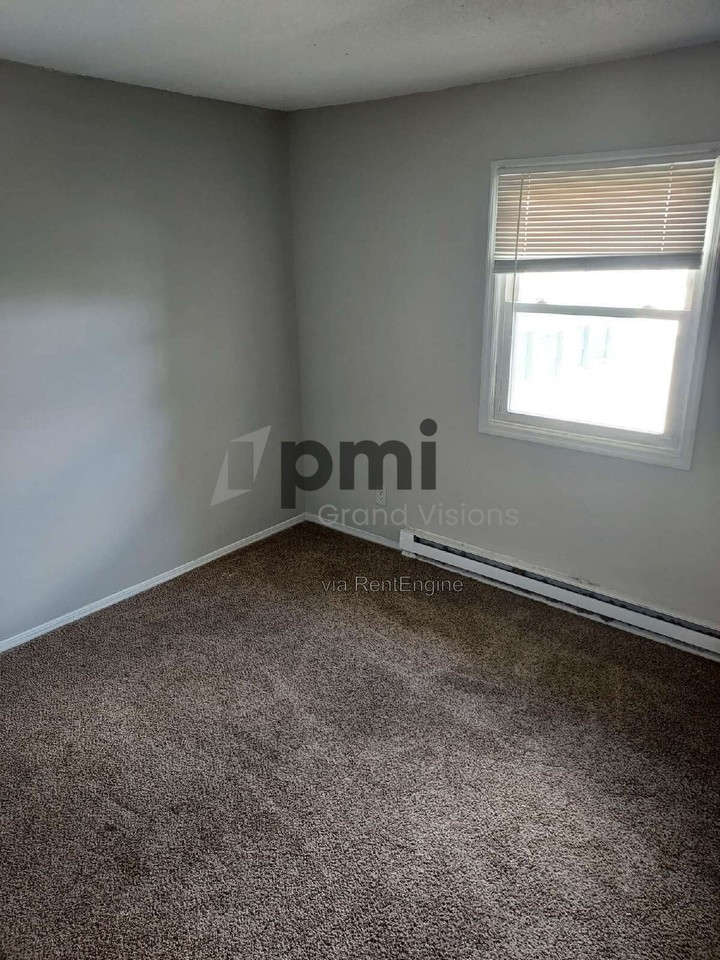 465 E Main St #6 - Photo 5 of 11