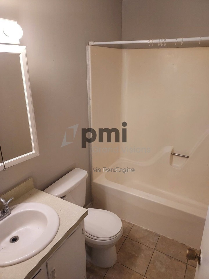 465 E Main St #6 - Photo 7 of 11