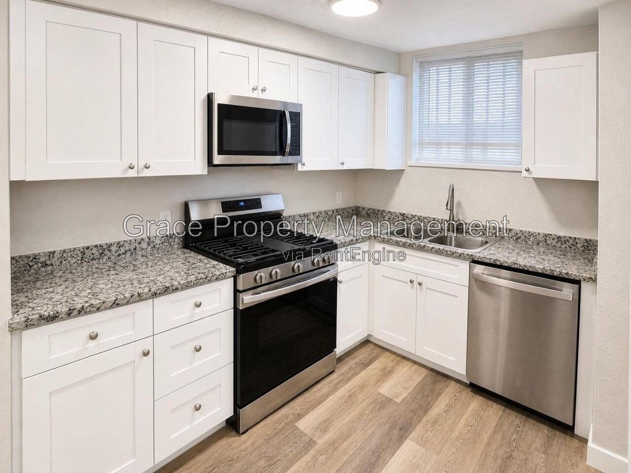 1524 Ulster St - Photo 5 of 17
