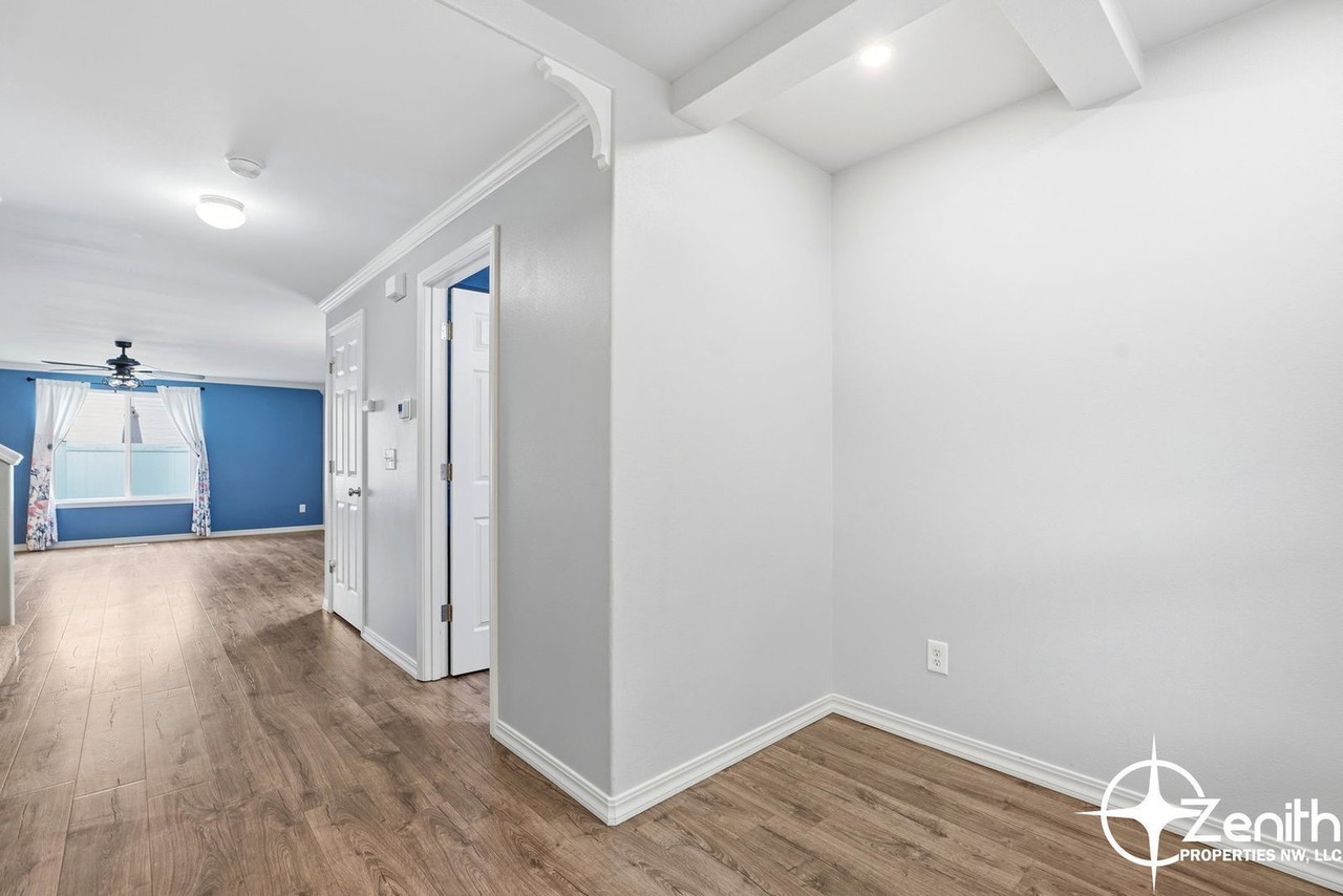 12602 Ne 26th St - Photo 3 of 42