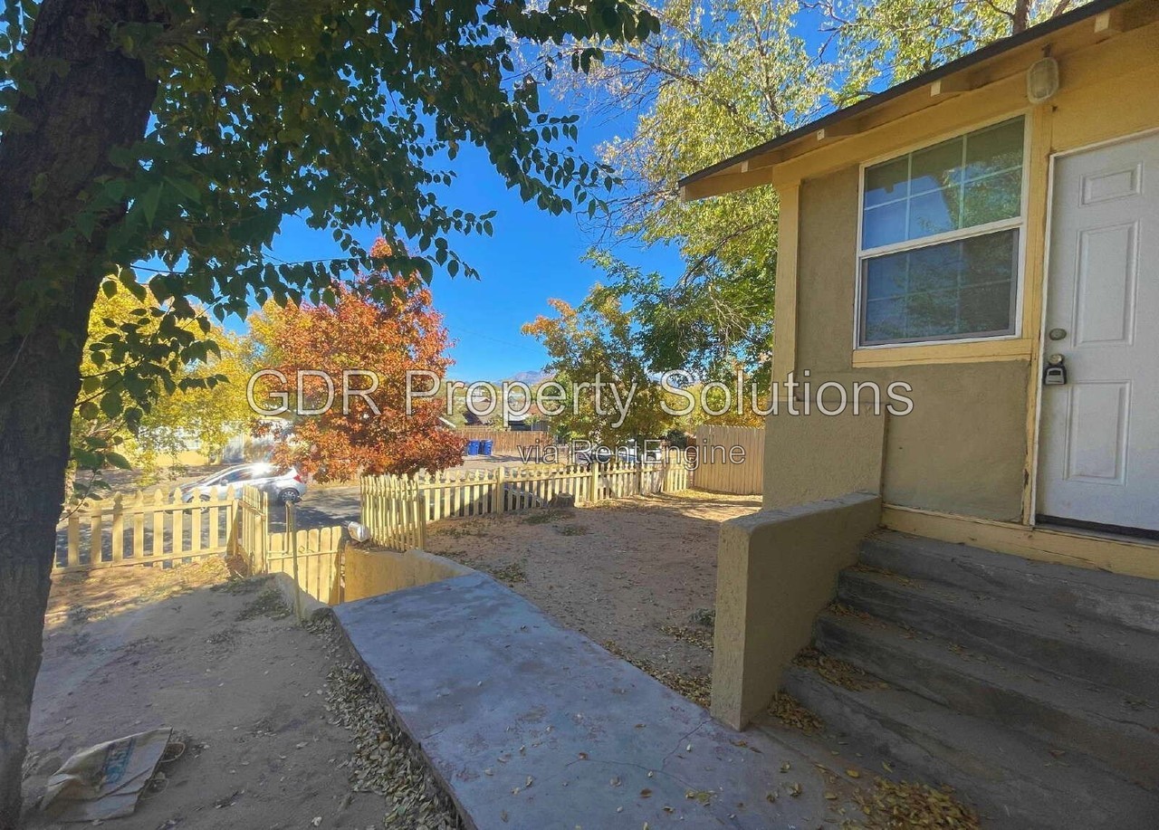 1416 Gold Ave Se - Photo 4 of 23