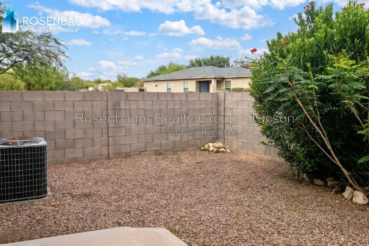 8478 N Placita De La Manzana - Photo 3 of 8