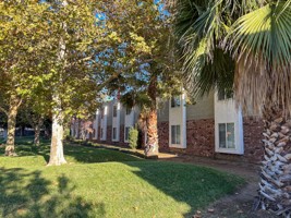 featured image of 923 W East Ave
