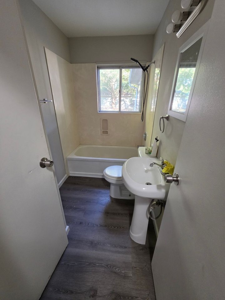139 Saint Robert Dr - Photo 3 of 11