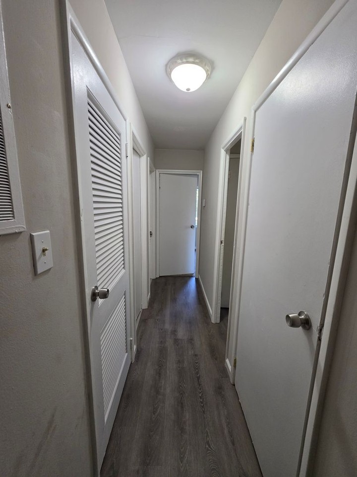139 Saint Robert Dr - Photo 4 of 11
