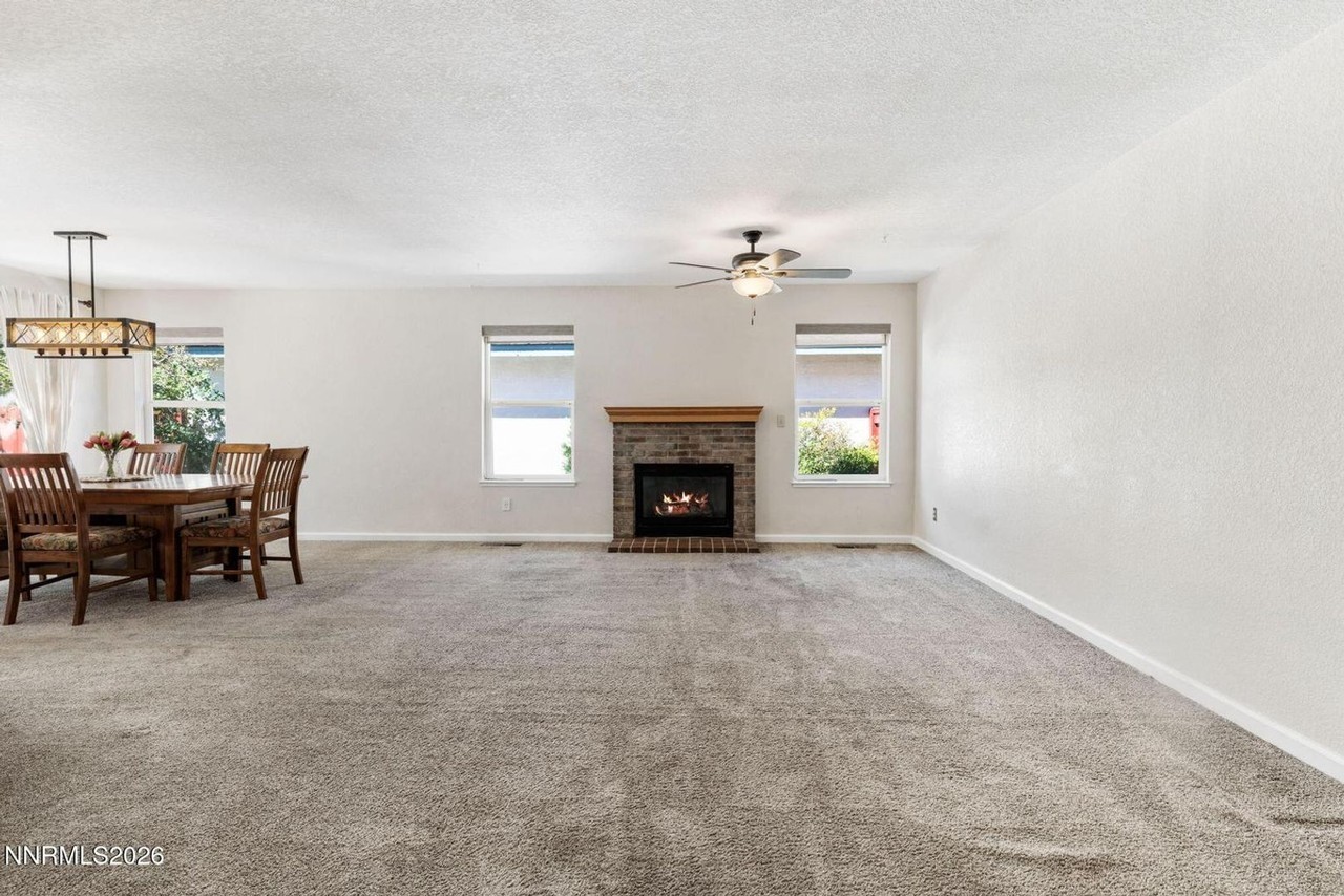 121 Sawgrass Ln - Photo 5 of 27