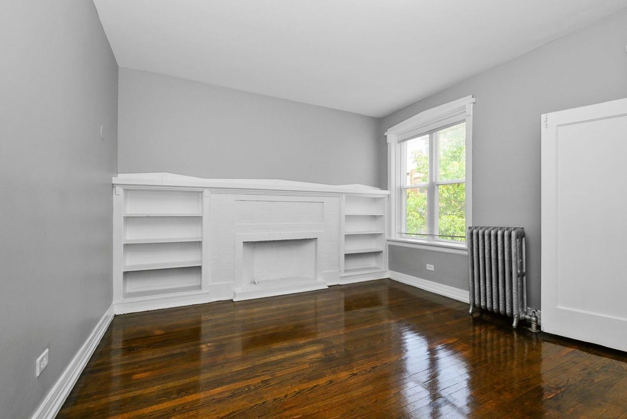 6214-26 Eberhart Avenue - Photo 3 of 11