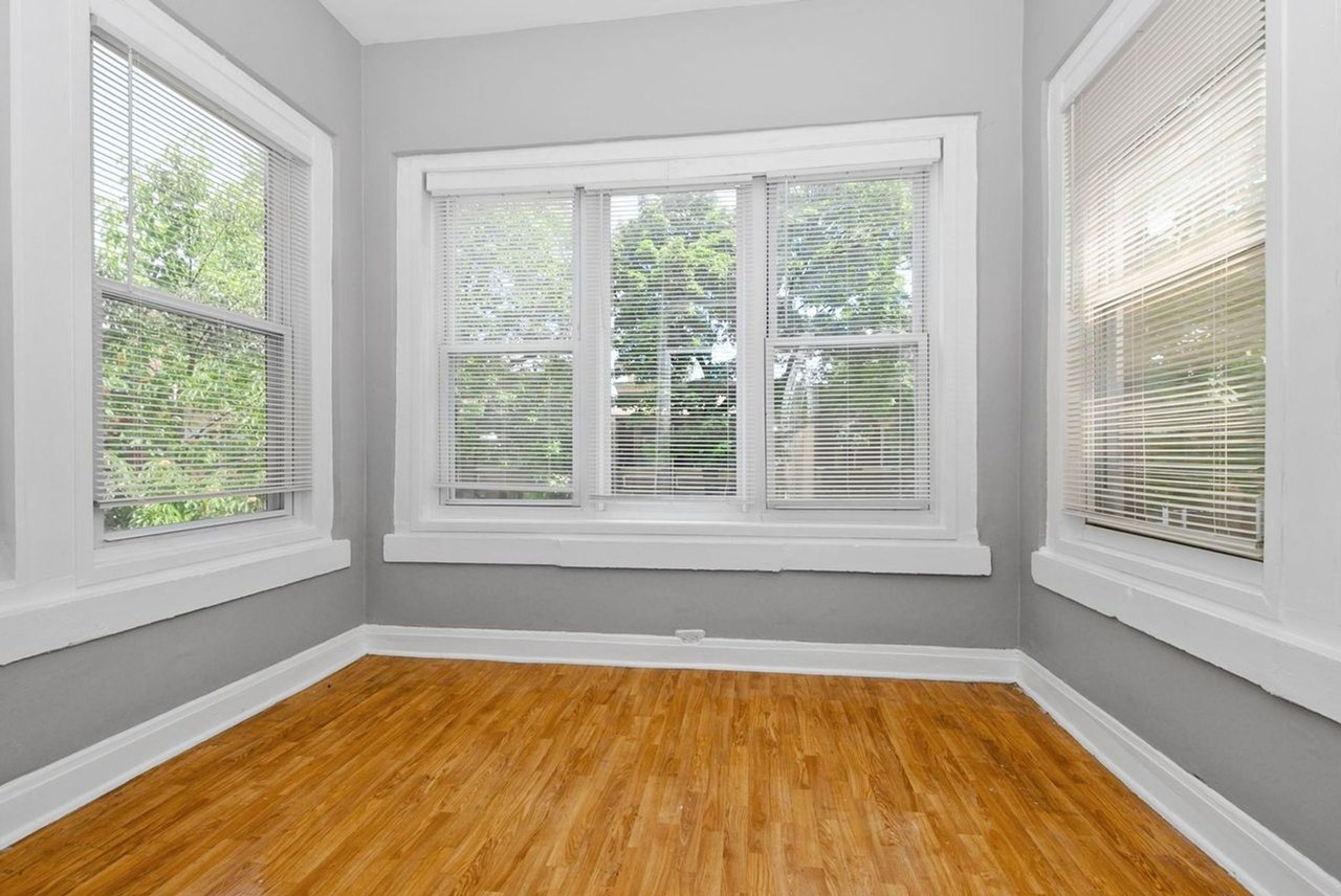 6214-26 Eberhart Avenue - Photo 4 of 11