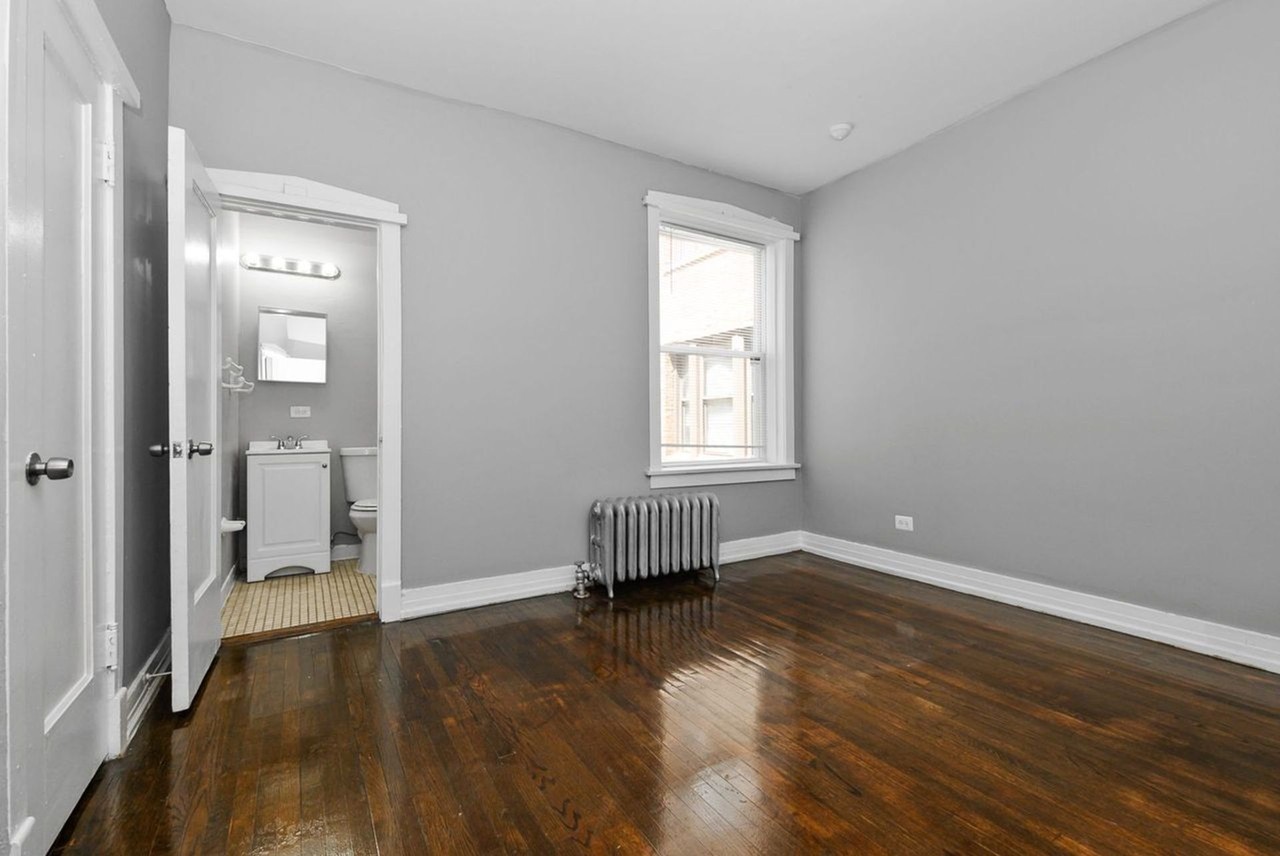 6214-26 Eberhart Avenue - Photo 5 of 11
