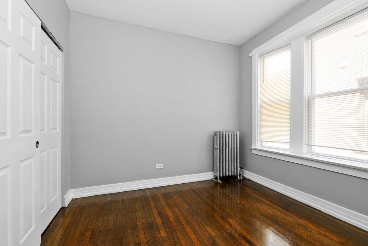 6214-26 Eberhart Avenue - Photo 7 of 11