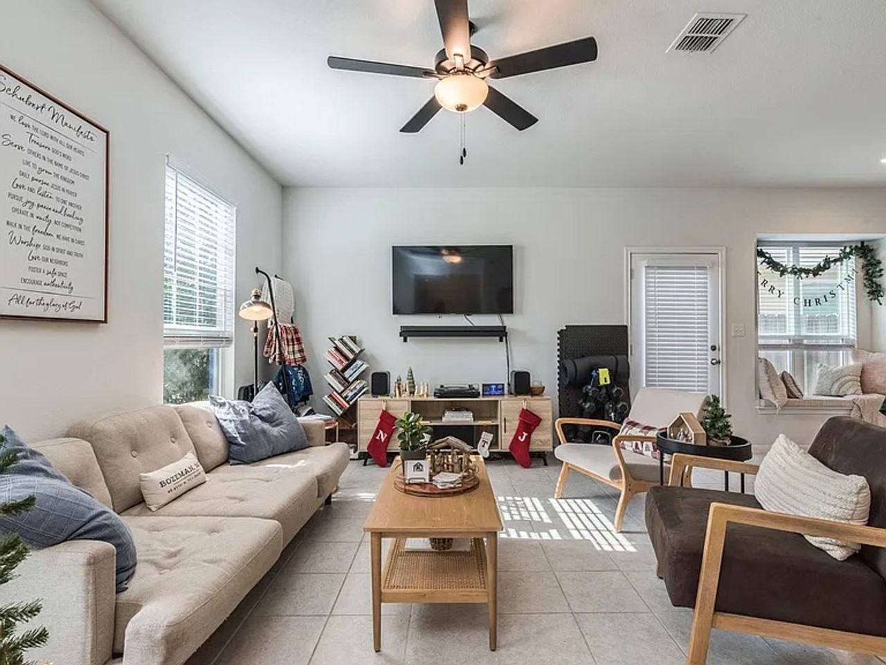 1174 Esplanade Pkwy - Photo 3 of 26