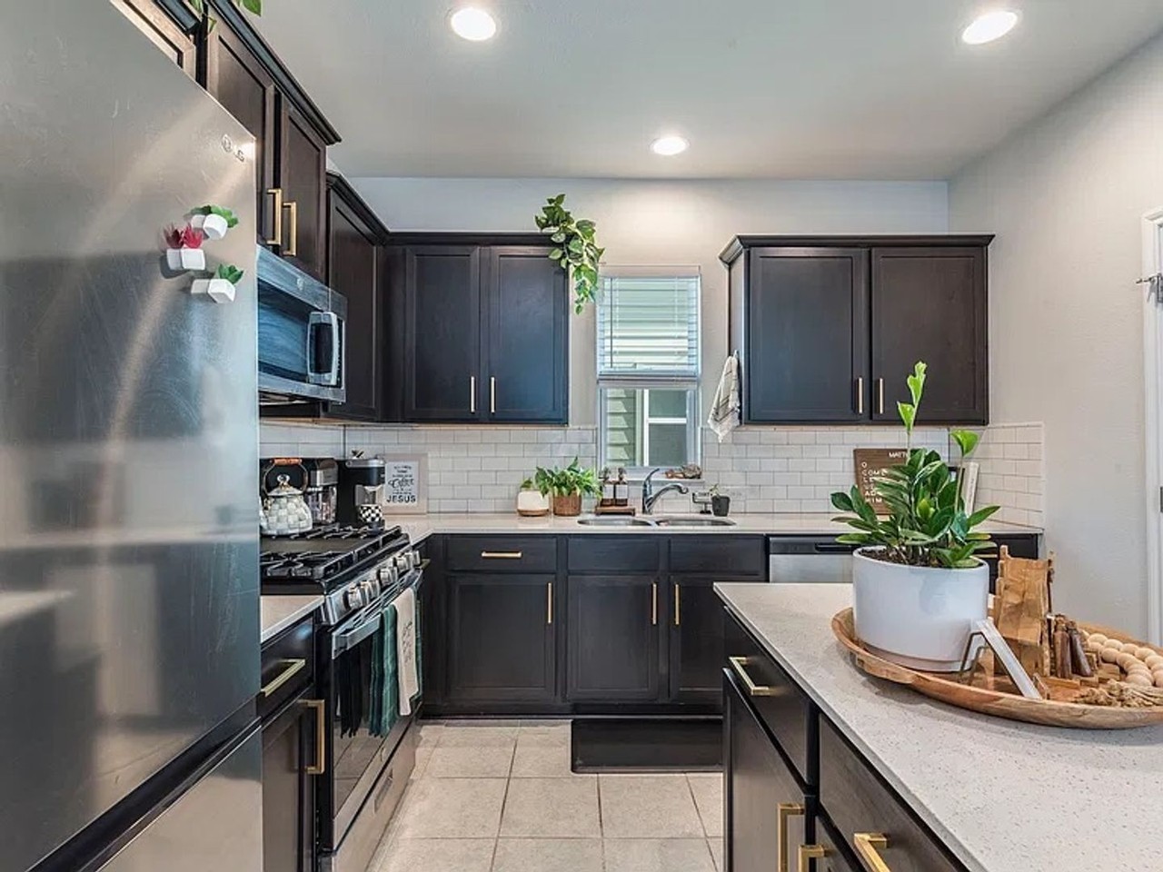 1174 Esplanade Pkwy - Photo 7 of 26
