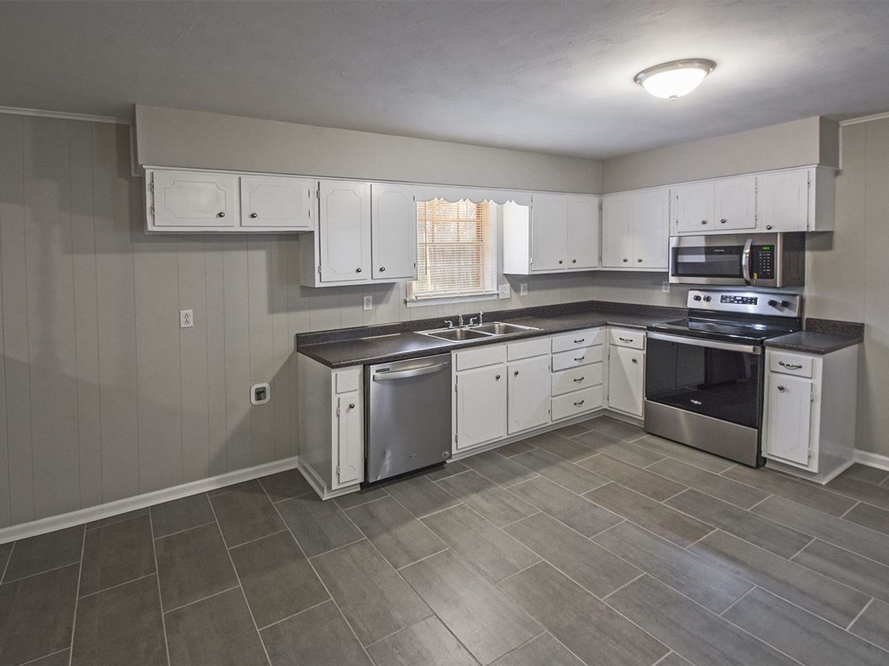 3691 Hanna Dr - Photo 6 of 16