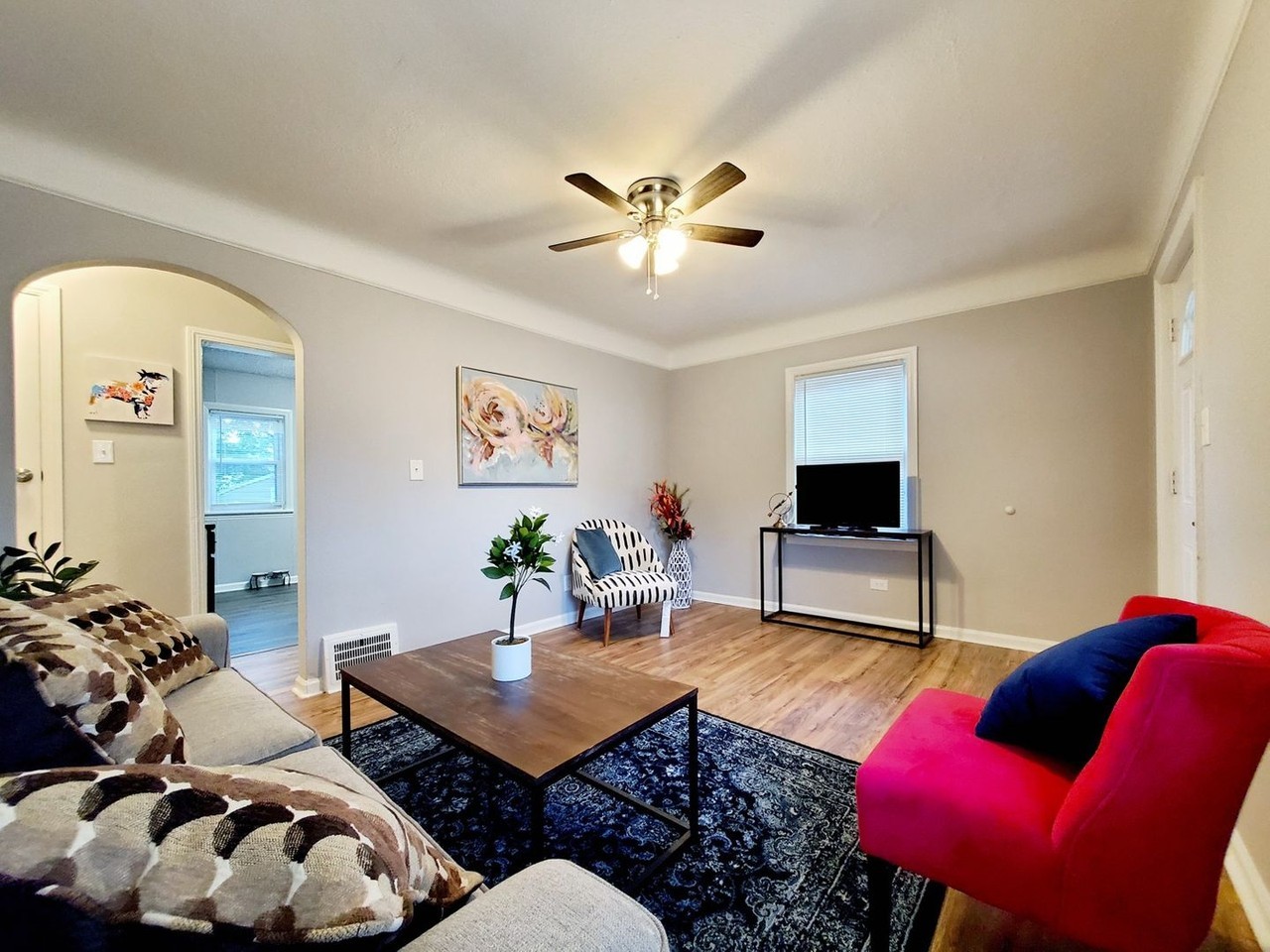 25251 Shoreview Ave - Photo 3 of 24