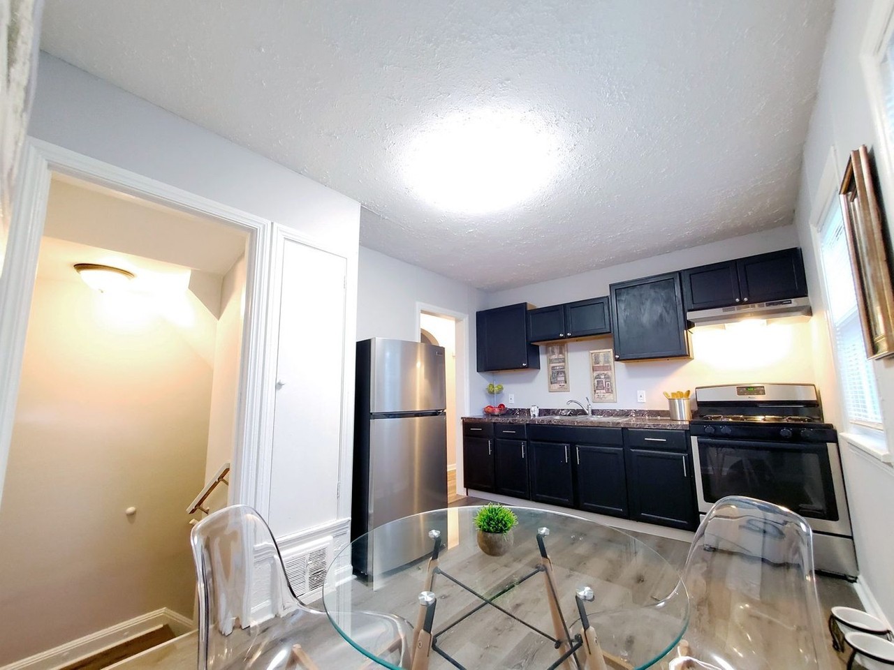 25251 Shoreview Ave - Photo 5 of 24