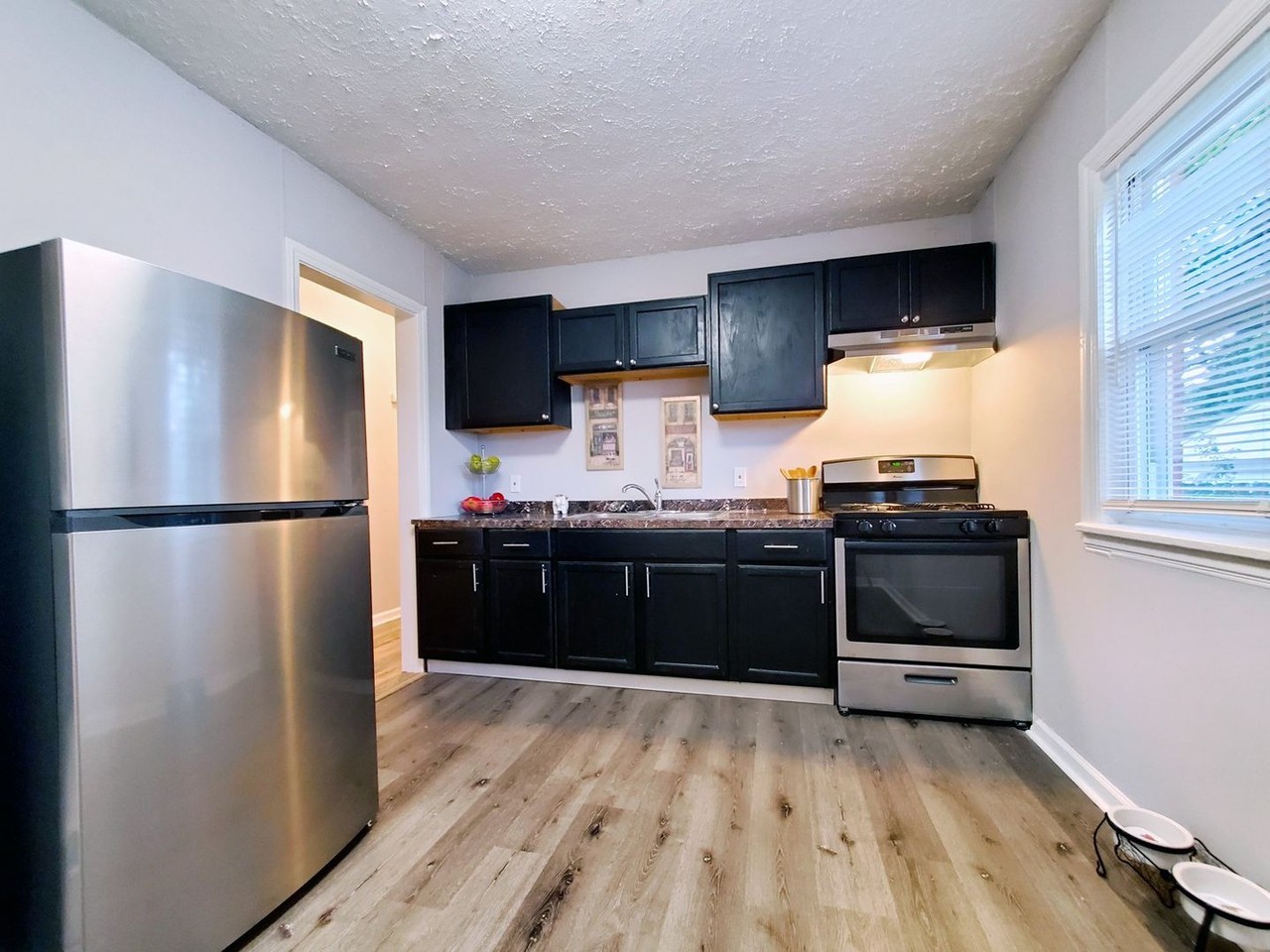 25251 Shoreview Ave - Photo 6 of 24