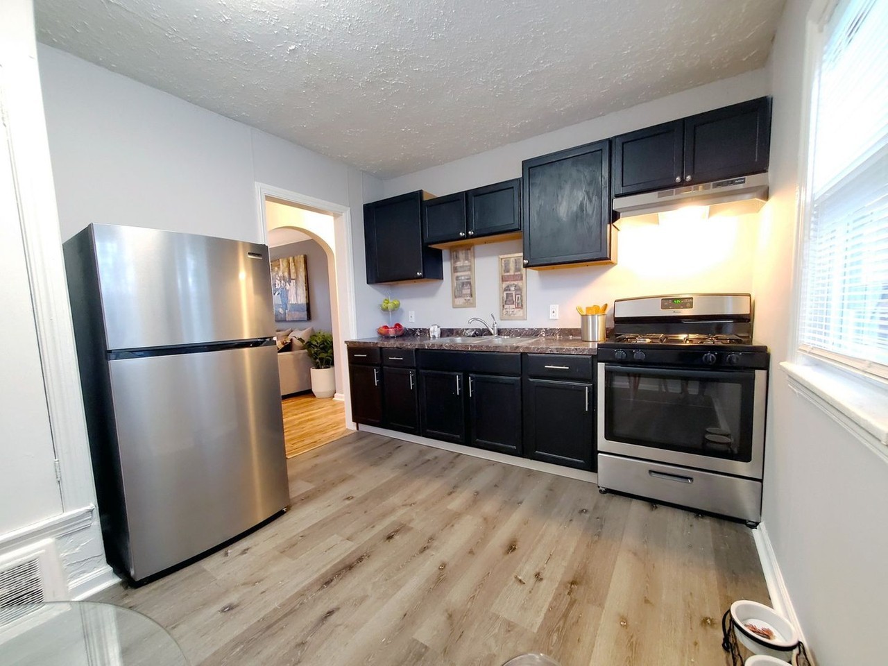 25251 Shoreview Ave - Photo 7 of 24