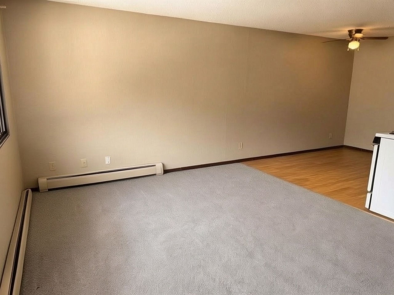 1429 Case Ave - Photo 4 of 7